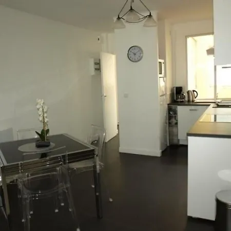 Appartement Beausoleil - *